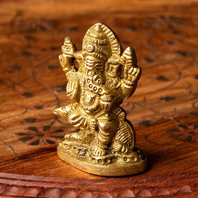 ガネーシャ 5.5cm 5 - 立体的な造形です。