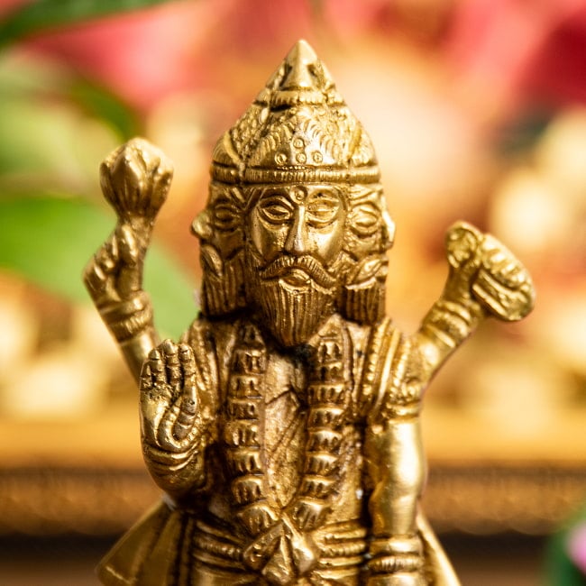 ブラフマー 立像 重厚なブラス製 高さ:14.5cm程度 2 - お顔を見てみました。