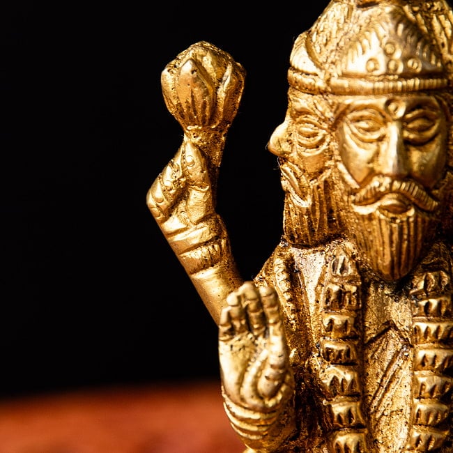 ブラフマー 立像 重厚なブラス製 高さ:14.5cm程度 5 - 細部を見てみました。