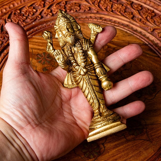 ブラフマー 立像 重厚なブラス製 高さ:14.5cm程度 9 - これくらいのサイズ感です。