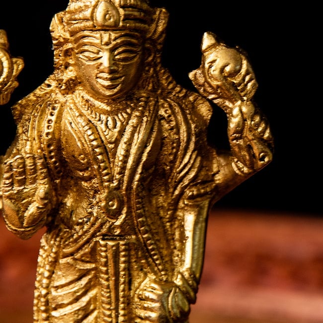 ヴィシュヌ 立像 高さ：14.5cm程度 6 - 細部を見てみました。
