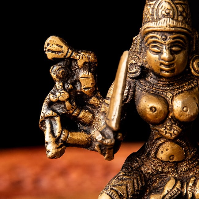 ドゥルガー ブラス製 14.5cm 5 - たくさんの武器を手にしています。