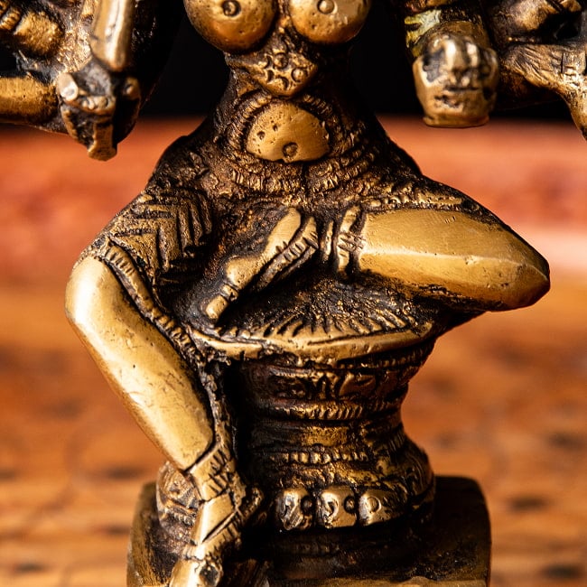 ドゥルガー ブラス製 14.5cm 7 - 半坐像です。