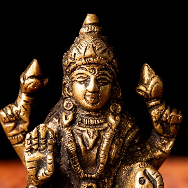 ラクシュミのオイルランプ 10cm 4 - お顔を見てみました。