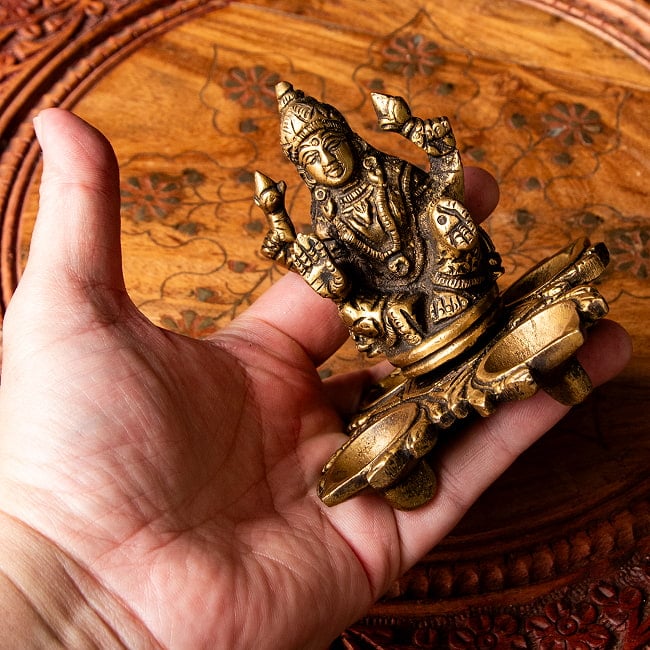 ラクシュミのオイルランプ 10cm 9 - これくらいのサイズ感になります。