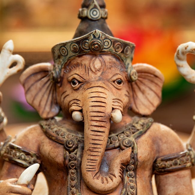 【1点物】ガネーシャ 素焼きに彩色 15.5cm 2 - 済んだ瞳が印象的です。