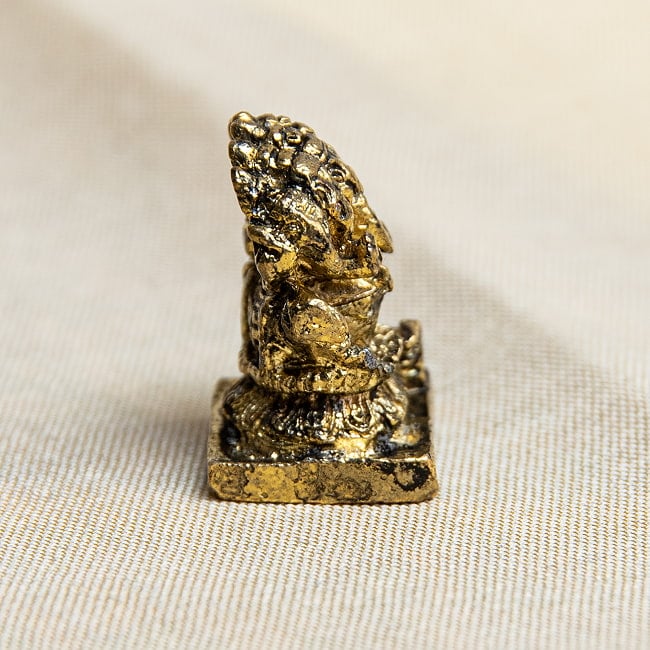 ガネーシャ五面　パンチャムキガネーシャ　坐像　Pancha mukhi Ganesh　ミニ神像 3 - 向かって左側面からの様子