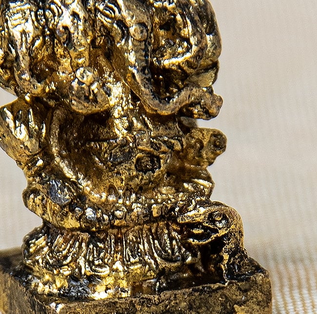 ガネーシャ五面　パンチャムキガネーシャ　坐像　Pancha mukhi Ganesh　ミニ神像 6 - かわいい小さなねずみもいます、ガネーシャ神の乗り物です