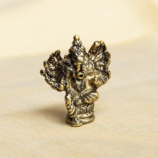 ガネーシャ　14手　多臂ガネーシャ　坐像　Ganesh　ミニ神像の写真神様像,ブラス像,ヒンドゥー教,神像,仏像,インド神話,ヒンドゥー,金銅仏,ガネーシャ,ガネーシュ,お守り,deity,murthy