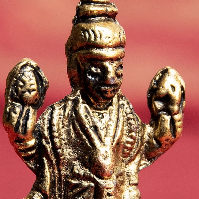 ヴィシュヌ　立像　Vishnu　ミニ神像 7 - お顔も丁寧に作られています。