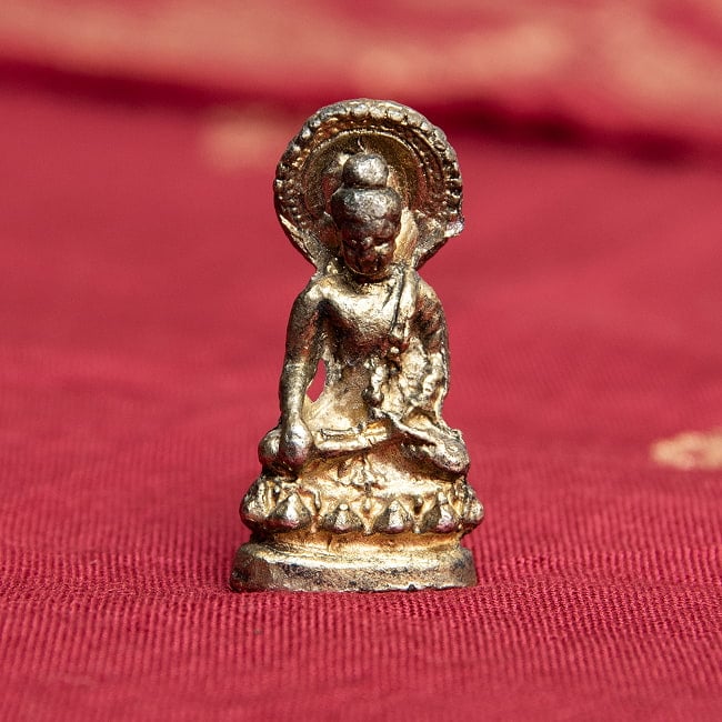 釈迦如来 シャカムニ　ブッダ　坐像　仏像　Shakyamuni Buddha　ミニ神像 2 - 正面から見てみました。