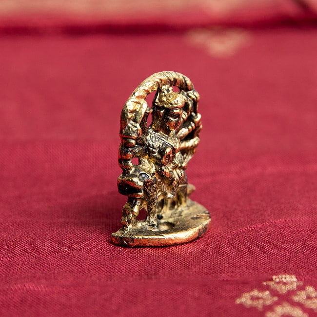 ドゥルガー　坐像　Durga　ミニ神像 3 - 向かって左側面からの様子