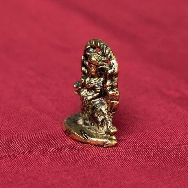 ドゥルガー　坐像　Durga　ミニ神像 5 - 向かって右側面からの様子