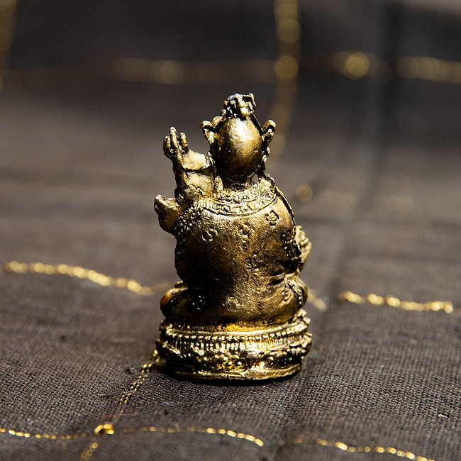 パドマサンバヴァ　チベット仏教の祖師　グル・リンポチェ　Padmasambhava　ミニ神像 4 - 像背面の様子