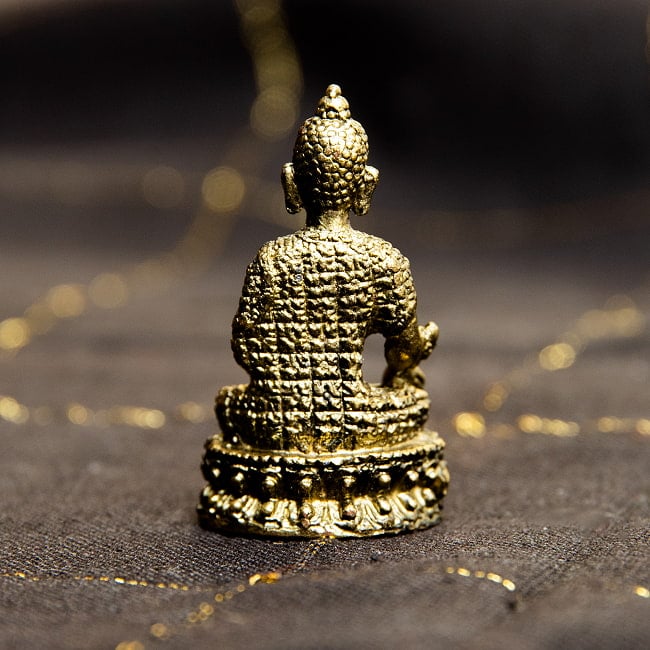 薬師如来　バイシャジヤグル　仏像　坐像　Bhaishajyaguru　ミニ神像 4 - 像背面の様子