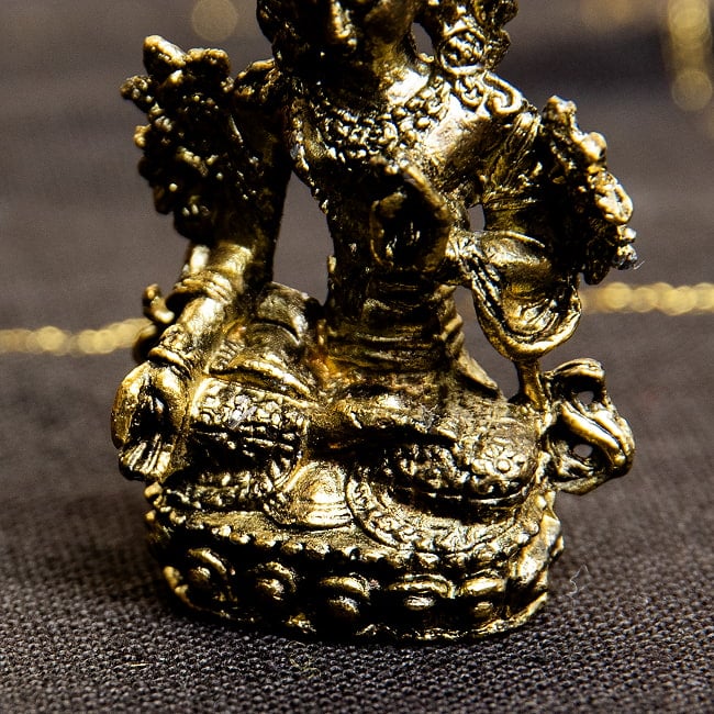 ホワイト・ターラー　白多羅菩薩　ターラー　坐像　White Tara　ミニ神像 6 - 凝った装飾が美しいですね