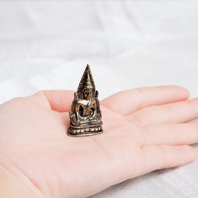 釈迦如来 シャカムニ　ブッダ　上座部仏教スタイル　坐像　仏像　Shakyamuni Buddha　ミニ神像 7 - 手のひらに載せるとこんな感じ。小さいですね～