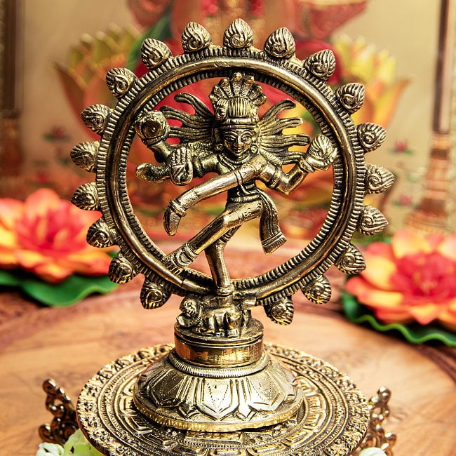 ダンシング・シヴァ　ナタラジ　蓮華文台座　高さ：約14cmの写真ナタラジャ,ナタラジ,シヴァ神,Shiva,Nataraja,ブラス,ヒンドゥー教,神像,インド神話,破壊神,インド古典舞踊,祭壇,礼拝,deity,murthy