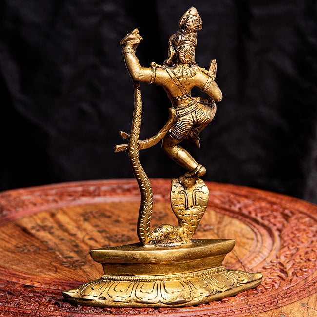 ダンシング・クリシュナ 蛇王の上で踊るクリシュナ像 Dancing Krishna ブラス製 高さ:約21cm 9 - 像背面の様子です