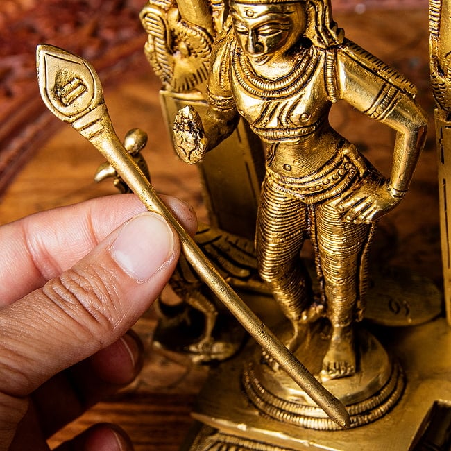 ムルガン カルティケーヤ スカンダ 軍神 Murugan / Kartik ブラス製 高さ:約18cm 11 - ヴェルは取り外せます。腕の内側に立てかけて持たせてあげてください
