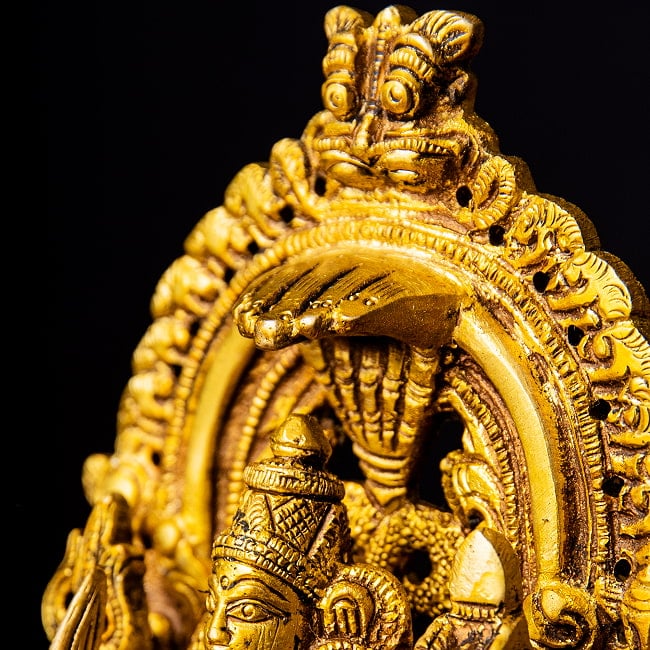 マリアンマン 疫病からの守護と農耕を司る 女神 マリアーイ シータラ Mariamman 高さ:約14.5cm 8 - 頭上には五つ頭のナーガがいます