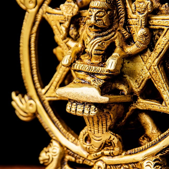 スダルシャナ・チャクラ・プルシャ　/　チャクラペルマール　ヴィシュヌ神の武器「チャクラ」の擬人化 　Sudarshana Chakra Purusha 高さ：約17cm 12 - ナラシンハはナーガの上に座っています。