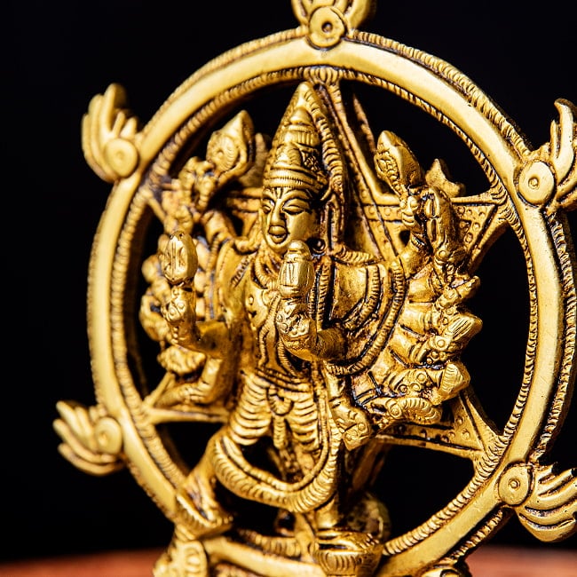 スダルシャナ・チャクラ・プルシャ　/　チャクラペルマール　ヴィシュヌ神の武器「チャクラ」の擬人化 　Sudarshana Chakra Purusha 高さ：約17cm 5 - 斜めから見てみました
