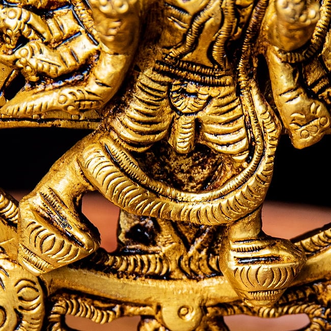 スダルシャナ・チャクラ・プルシャ　/　チャクラペルマール　ヴィシュヌ神の武器「チャクラ」の擬人化 　Sudarshana Chakra Purusha 高さ：約17cm 6 - 足元を見てみました。特徴的な立ち方をしています