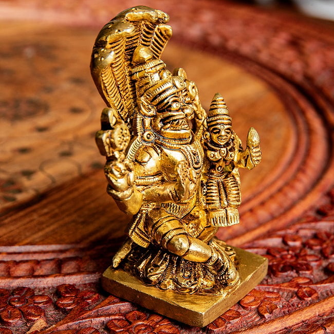 ナラシンハ・ラクシュミー　　ヴィシュヌの化身　Narashimha Lakshmi 高さ：約8.5cm 11 - 斜側面の様子