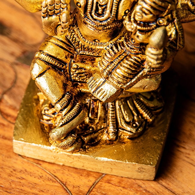 ナラシンハ・ラクシュミー　　ヴィシュヌの化身　Narashimha Lakshmi 高さ：約8.5cm 8 - 足元の様子