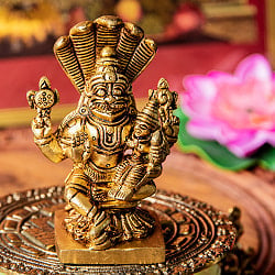 ナラシンハ・ラクシュミー　　ヴィシュヌの化身　Narashimha Lakshmi 高さ：約8.5cm