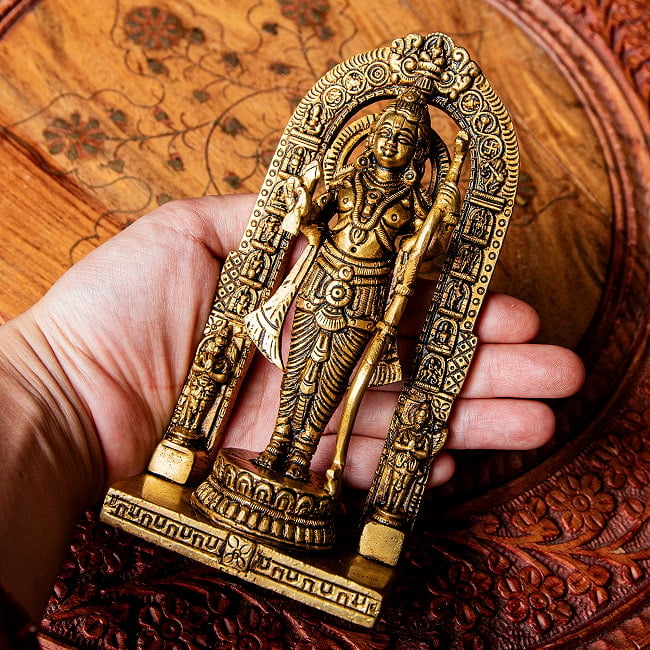 ラーマ　立像　ヴィシュヌの化身　ダシャヴァターラ　光背　Rama　高さ：約14.5cm 12 - 手に取るとこれくらいの大きさです。