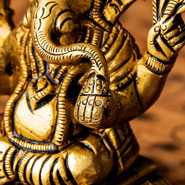 ガネーシャ　座りガネーシャ像　Ganesha　なめらかな美しい仕上げ　高さ：約8cm 6 - お菓子とぷっくりしたお腹です