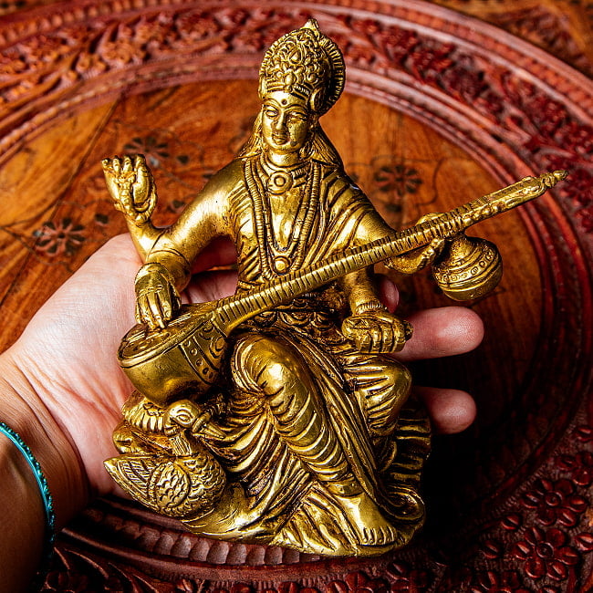 サラスヴァティ　白鳥に乗った　ハンサ・サラスヴァティ　Hansa Saraswati  ブラス製　高さ：約14cm 13 - これくらいのサイズ感になります。