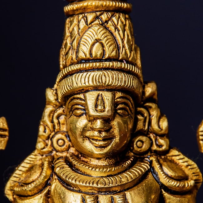バラジ / ヴェンカテーシュヴァラ ヴィシュヌ神 立像 Balaji /Venkateshvara Vishnu ブラス製 高さ:約14cm 2 - 顔の拡大写真です