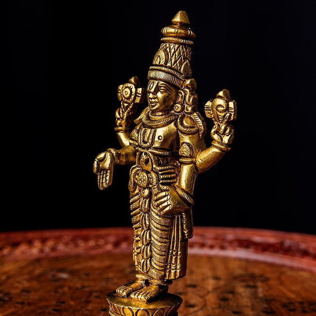 バラジ / ヴェンカテーシュヴァラ ヴィシュヌ神 立像 Balaji /Venkateshvara Vishnu ブラス製 高さ:約14cm 7 - 斜めから見てみました
