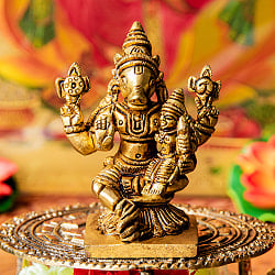 ヴァラ-ハ・ラクシュミー ヴィシュヌ神の化身 Varah Lakshmi ブラス製 高さ:約7.8cm - メイン