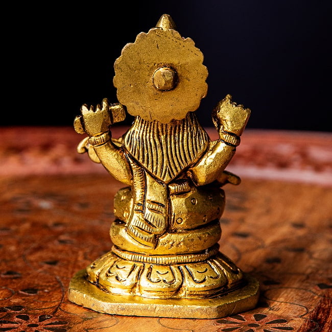 サラスヴァティ 坐像 六角形台座 Saraswati ブラス製 高さ:約7.5cm 9 - 背面の様子です。
