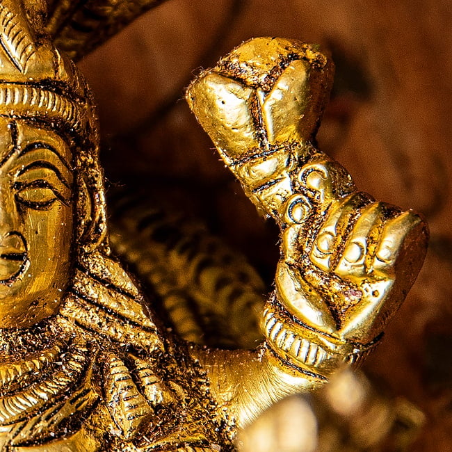 世界創造のヴィシュヌとブラフマー アナンタ竜 ハリ シヴァリンガ Shesha Naga Vishnu ブラス製 高さ:約8cm 13 - こちら側では蓮華を持っています