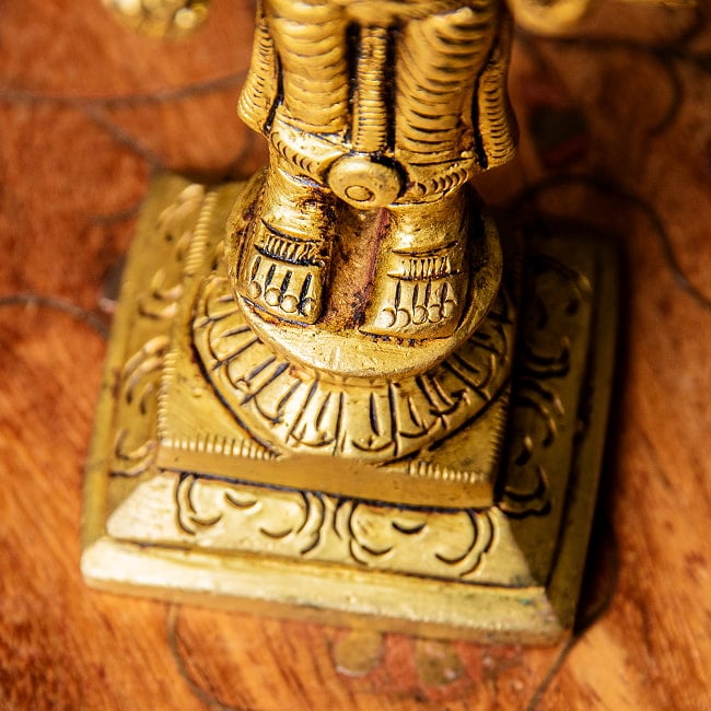 パンチャムキ・ハヌマーン 五面ハヌマーン ハヌマン 立像 Panchamukhi Hanuman ブラス製 高さ:約13cm 12 - 足元と台座の様子