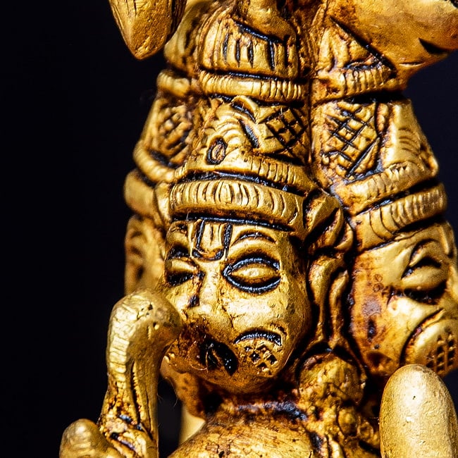 パンチャムキ・ハヌマーン 五面ハヌマーン ハヌマン 立像 Panchamukhi Hanuman ブラス製 高さ:約13cm 4 - ナラシンハの顔