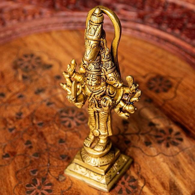 パンチャムキ・ハヌマーン 五面ハヌマーン ハヌマン 立像 Panchamukhi Hanuman ブラス製 高さ:約13cm 8 - 上の方から見てみました