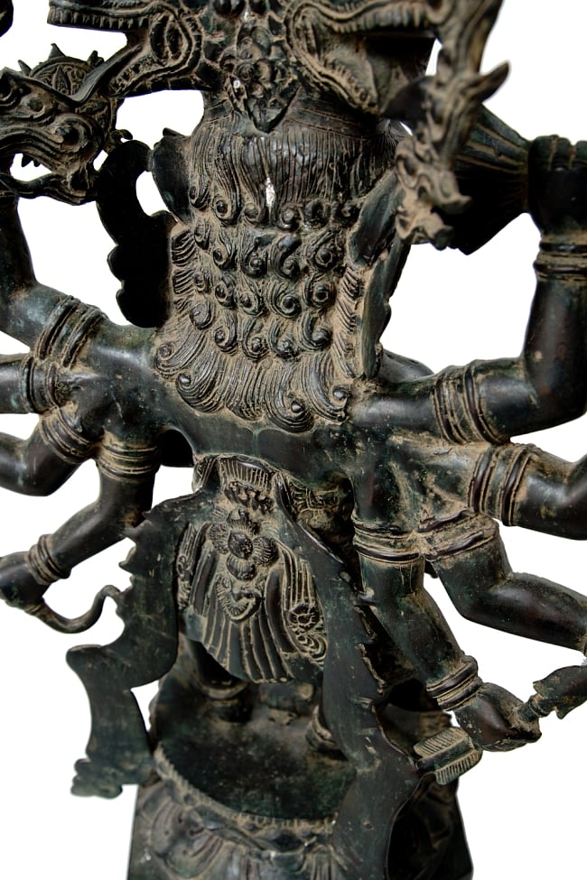 バリの神様像[73cm] 11 - 背面中央部のアップです。