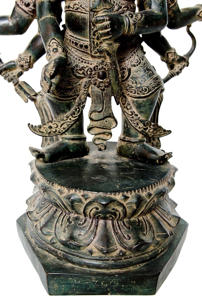 バリの神様像[73cm] 16 - 台座、下半身のアップです。