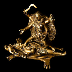 シヴァ神の腹の上で踊るカーリー[20cm]の商品写真