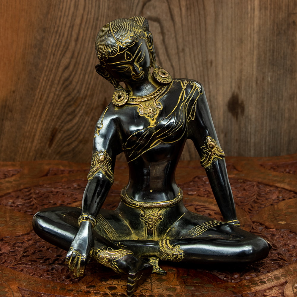 ブロンズ像 踊る女神(パールバティ)