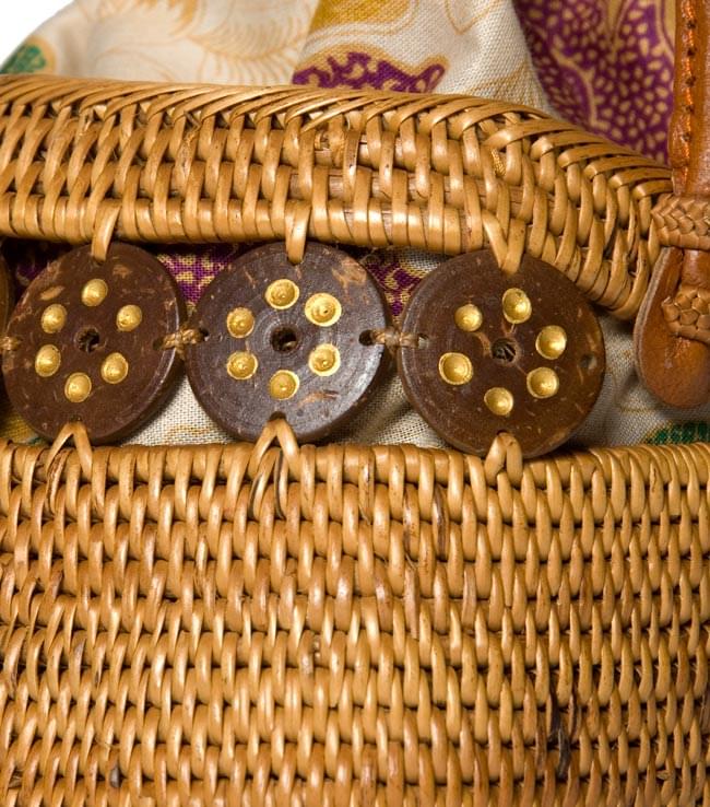 トゥガナン村のアタ バッグの商品写真 4枚目 一目一目、丁寧に編まれています