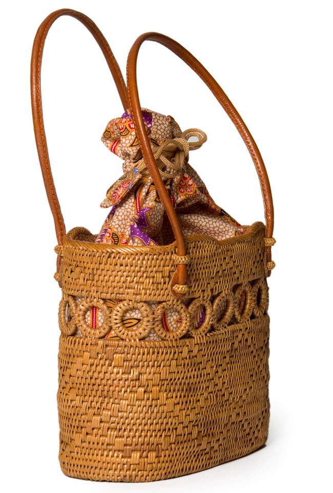 トゥガナン村のアタ バッグ 2 - 別の角度から写してみました