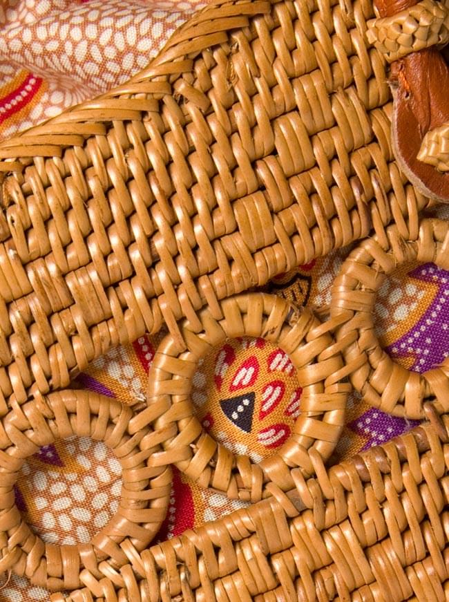 トゥガナン村のアタ バッグ 4 - 一目一目、丁寧に編まれています