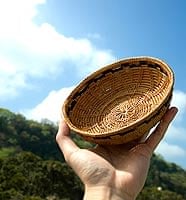トゥガナン村のアタ 円形皿 -